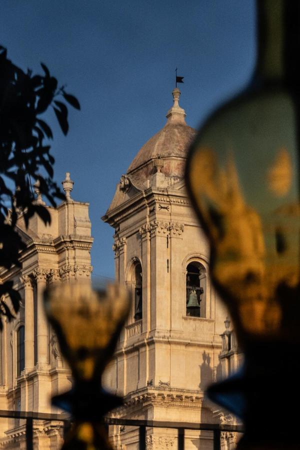 Q92 Noto Exterior foto